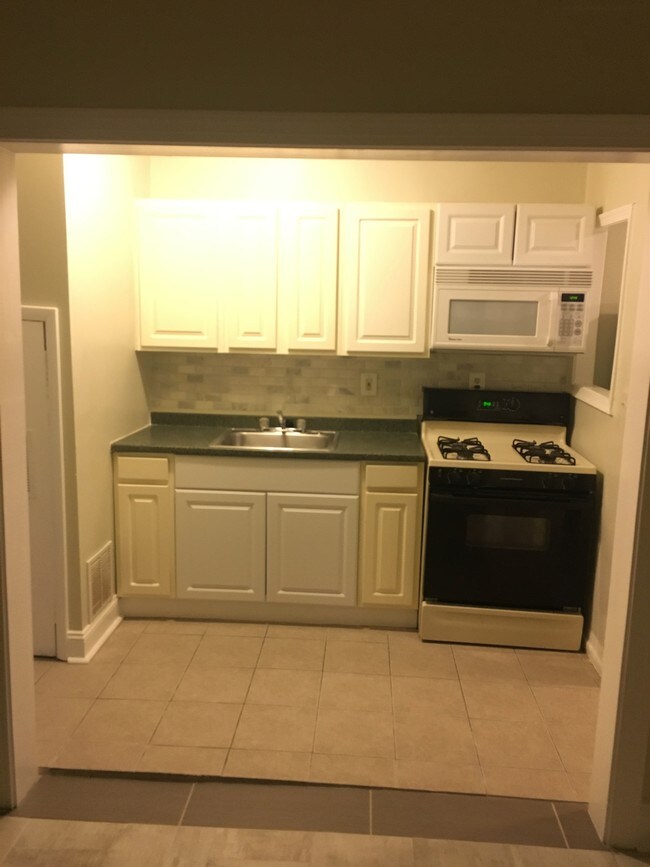 Cocina - 1235 Holbrook Ter NE