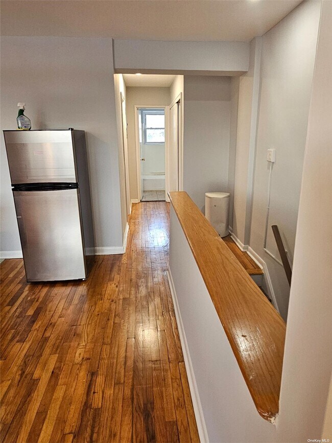 Foto del edificio - 359 Mayflower Ave