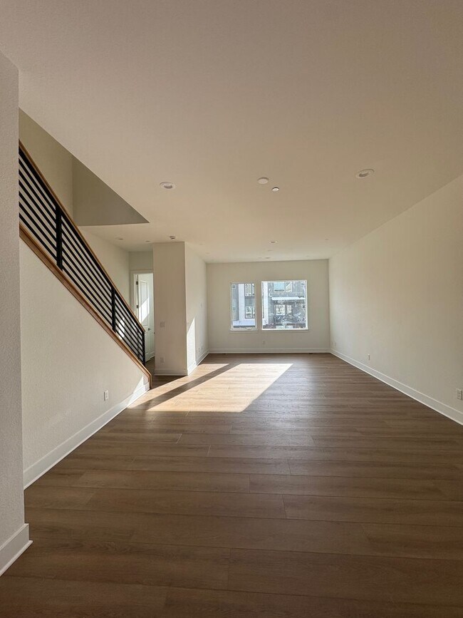 Foto del edificio - Brand-new townhome for rent in the heart of Erie Town Center