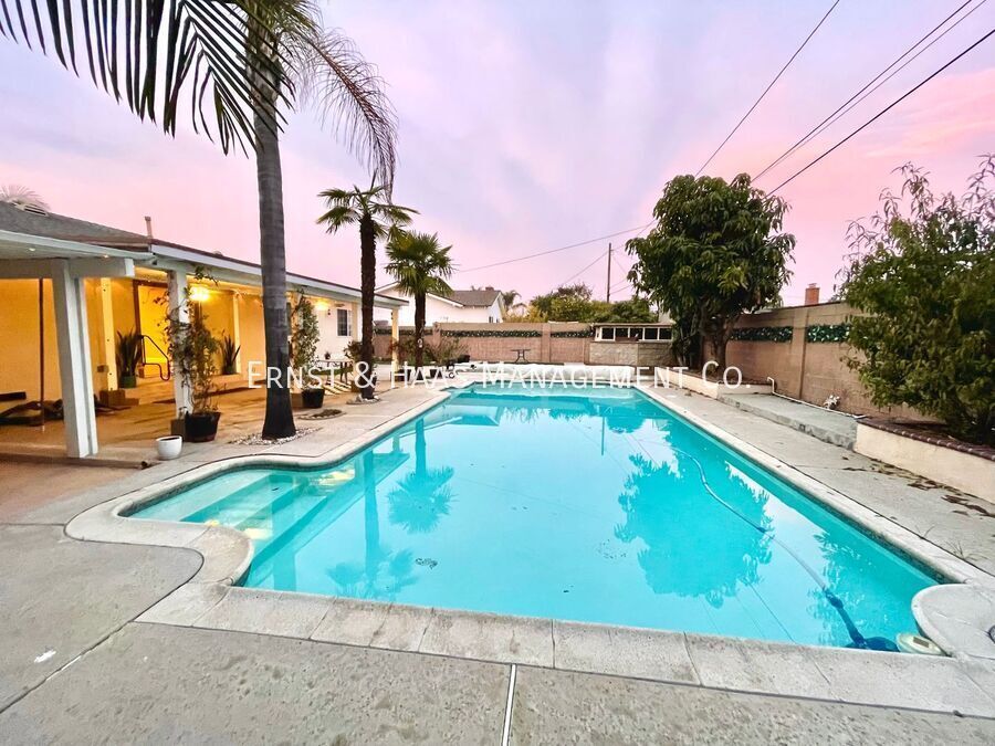 Building Photo - 10422 S Oakhaven Dr