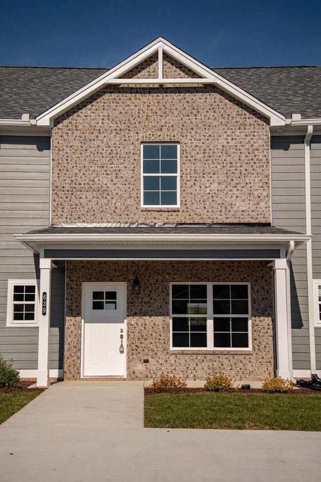Building Photo - 496 NE Bellingham Dr