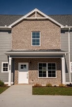 Building Photo - 496 NE Bellingham Dr