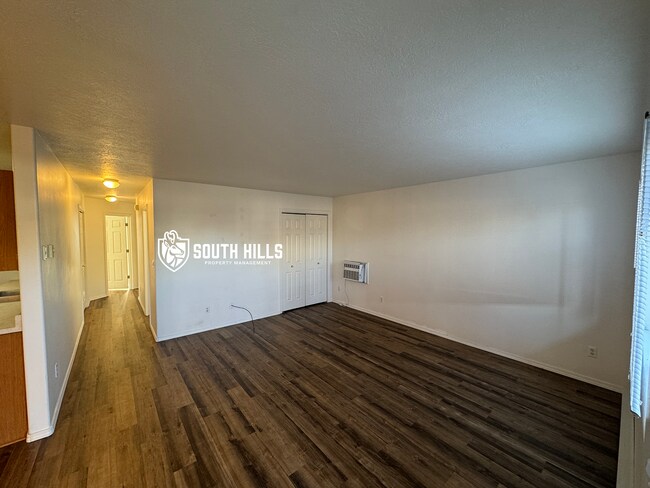 Foto del edificio - 2140 Elizabeth Blvd