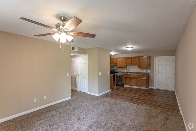 2BR, 2BA - 943SF - Windsor Downs Apartments