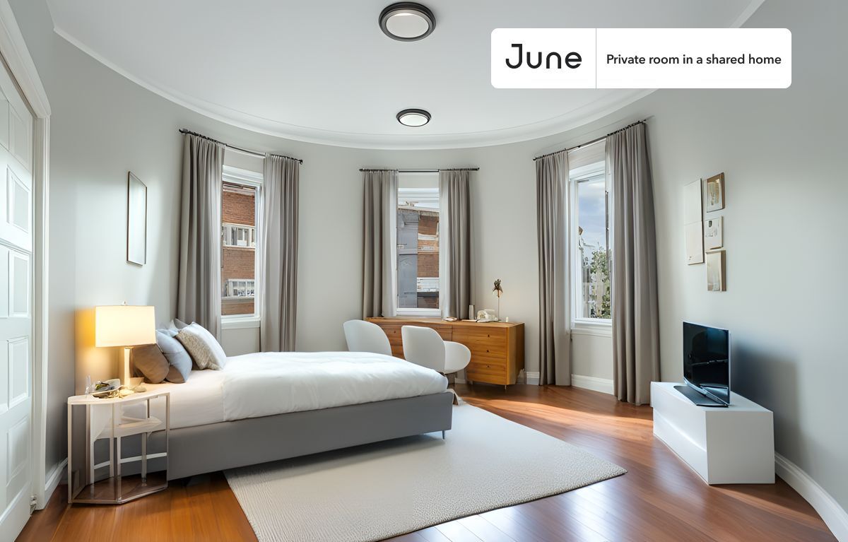 Foto principal - Room in Shared 4 bed/1 bath home