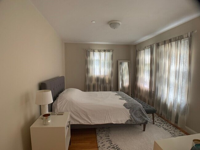 Building Photo - 54 Desoto Rd