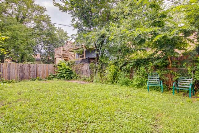 Building Photo - 1635 E 70th St