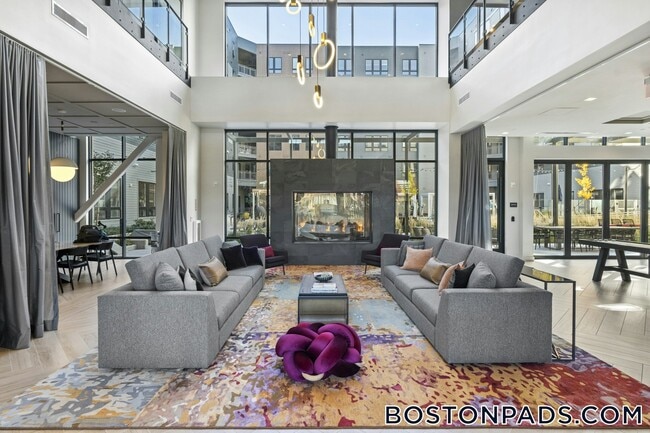 Foto del edificio - 120 Commerce Way