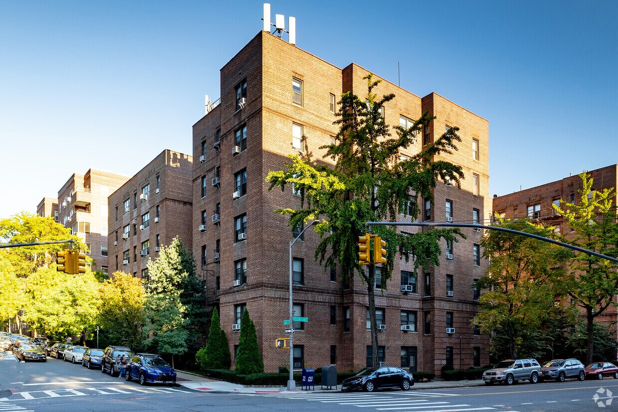 6735 Yellowstone Blvd, Forest Hills, NY 11375 Apartments in Forest