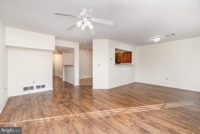 Building Photo - 127 Cardinal Ln