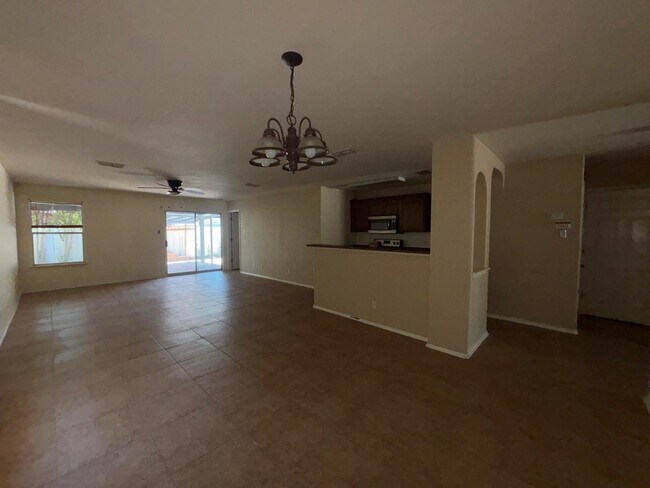 Foto del edificio - 17414 College Port Dr