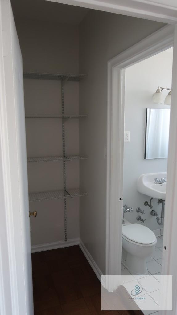 Building Photo - 534 W Stratford Pl