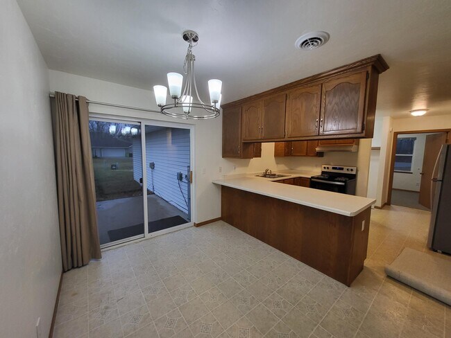 Foto del edificio - 4944 Rosewood Ct