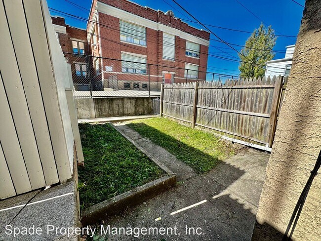 Foto del edificio - 4 br, 1.5 bath House - 914 S. Hall St.