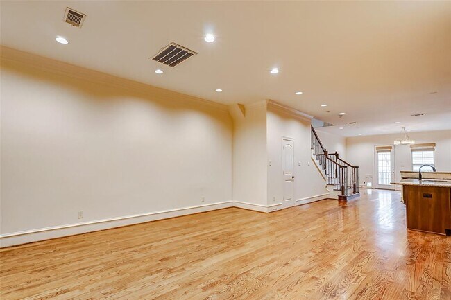 Foto del edificio - 5710 Darling St