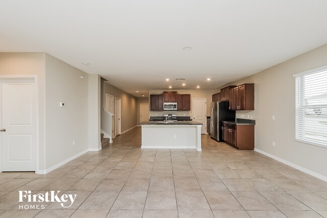 Building Photo - 10111 Crested Fringe Dr