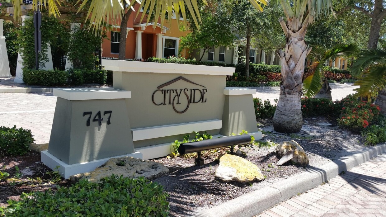 Foto principal - 660 Amador Ln