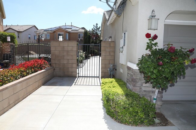 Foto del edificio - 43429 Elena St