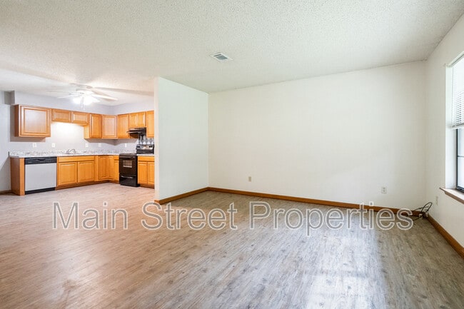 Building Photo - 8060 Winodee Rd