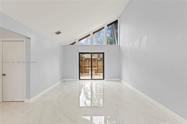 Foto del edificio - 9301 SW 130th St