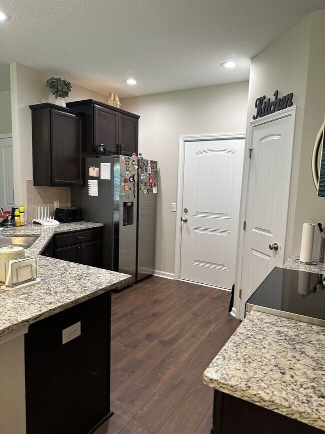 Foto del edificio - Coming Soon