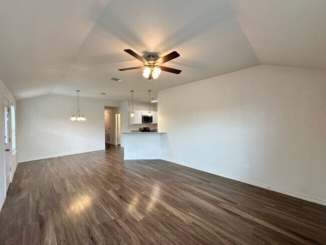 Building Photo - 1837 Clovis Dr