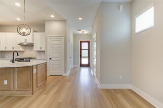 Building Photo - 18515 Parkland Row Dr