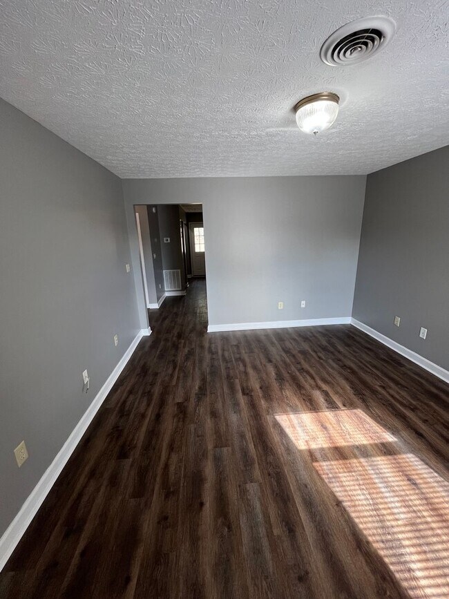 Building Photo - 199 E Heights Ave