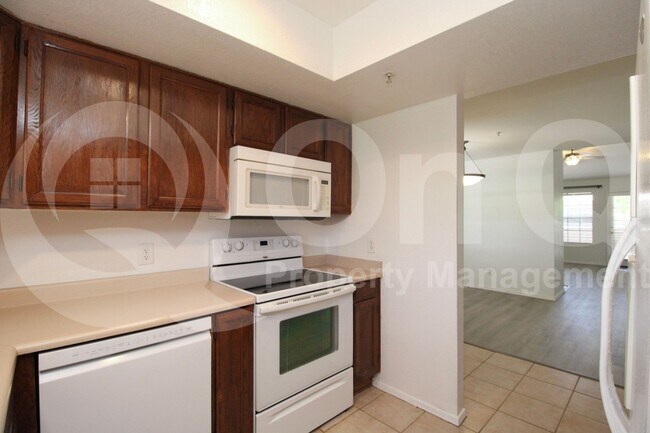 Building Photo - 5950 N 78th St