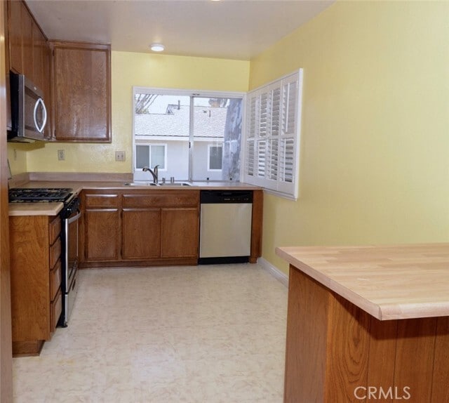Building Photo - 2470 Coventry Cir