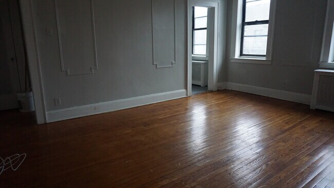 Building Photo - 17 Noll Pl
