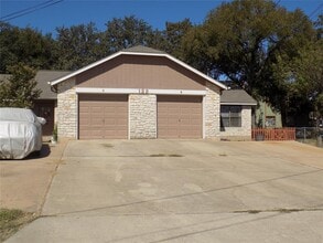 Building Photo - 121 Verna Spur