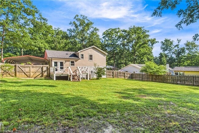 Building Photo - 4709 Chaucer Dr