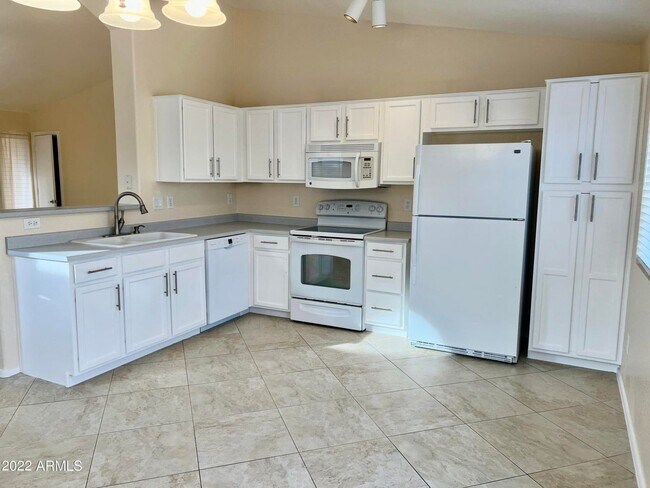 Building Photo - Available Jan 15, 2026 – Stunning 3-Bed, 2-Bath Home!