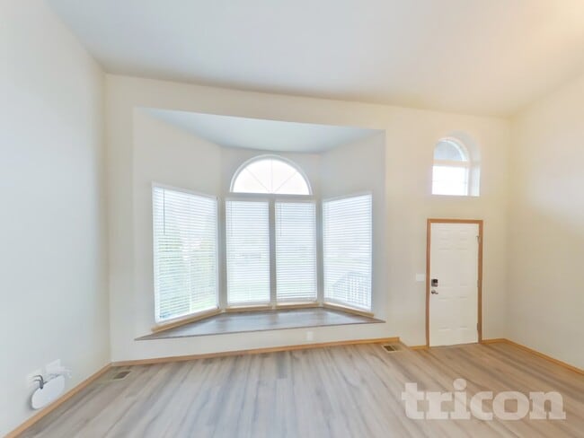 Building Photo - 27318 Country Pl NW