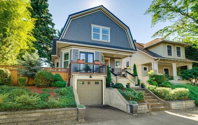 Building Photo - 3712 SE Yamhill St