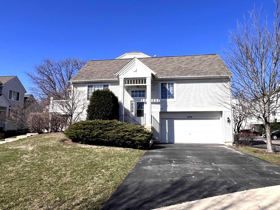 Foto principal - 2424 Oakfield Ct