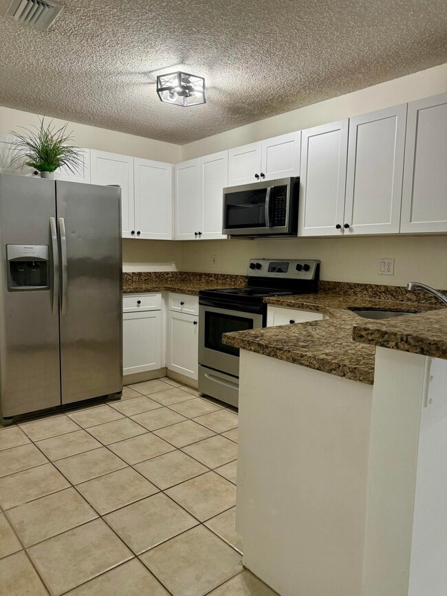 Building Photo - 11289 SW 18th Ct