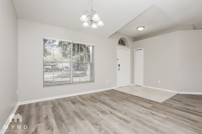 Building Photo - 1146 Maybrook St