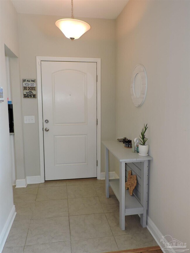 Foto del edificio - 5643 Vendome Ct