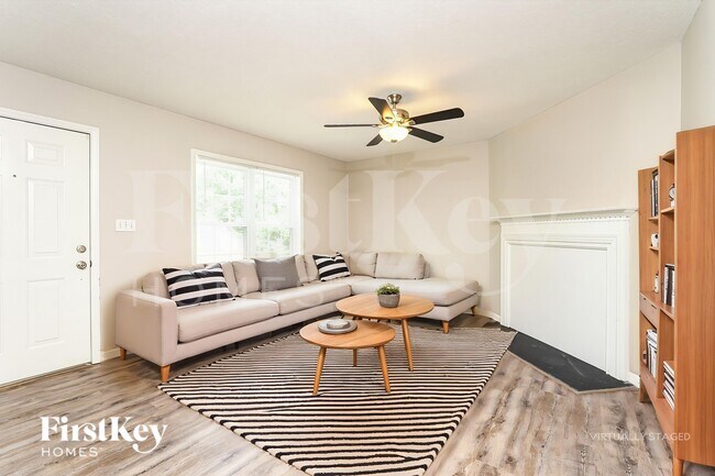Foto del edificio - 2200 Emerald Creek Ct