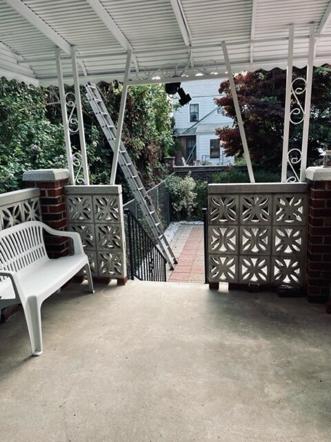 Foto del edificio - 2721 Paulding Ave