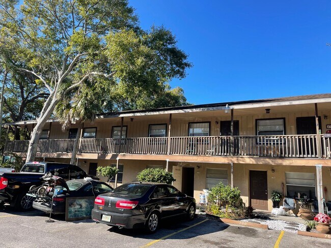 Foto del edificio - 2 Bdrm 1 Bath Apartment in Bradenton, FL