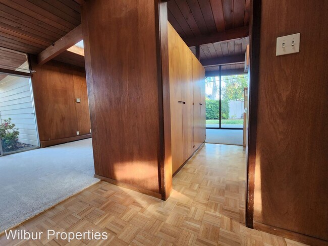 Foto del edificio - 3 br, 2 bath House - 3599 Bryant St