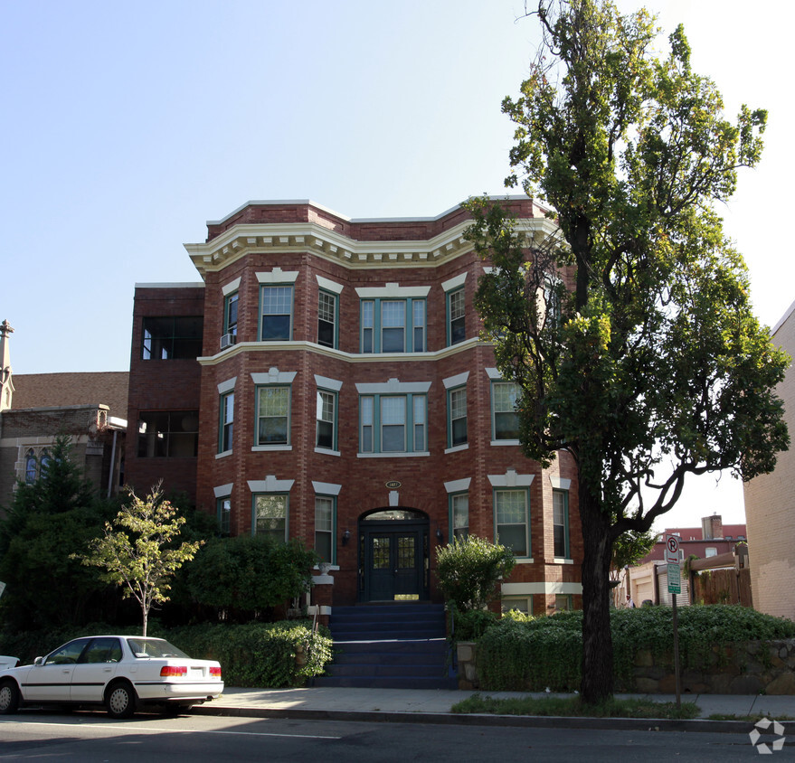 Primary Photo - Tivoli Place
