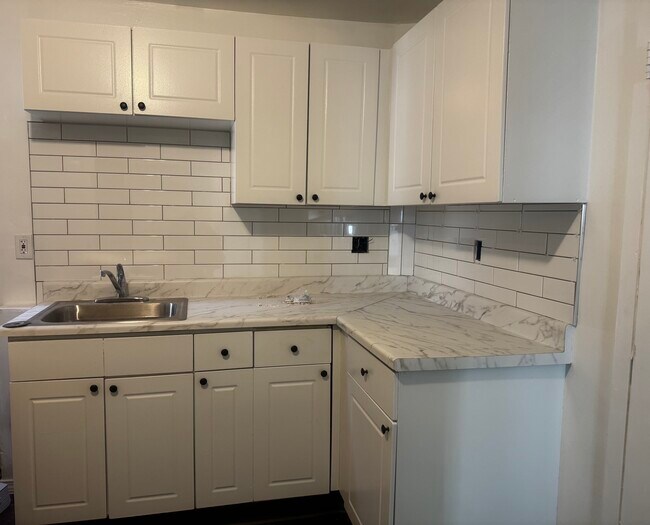 Building Photo - 222 Howard Ave