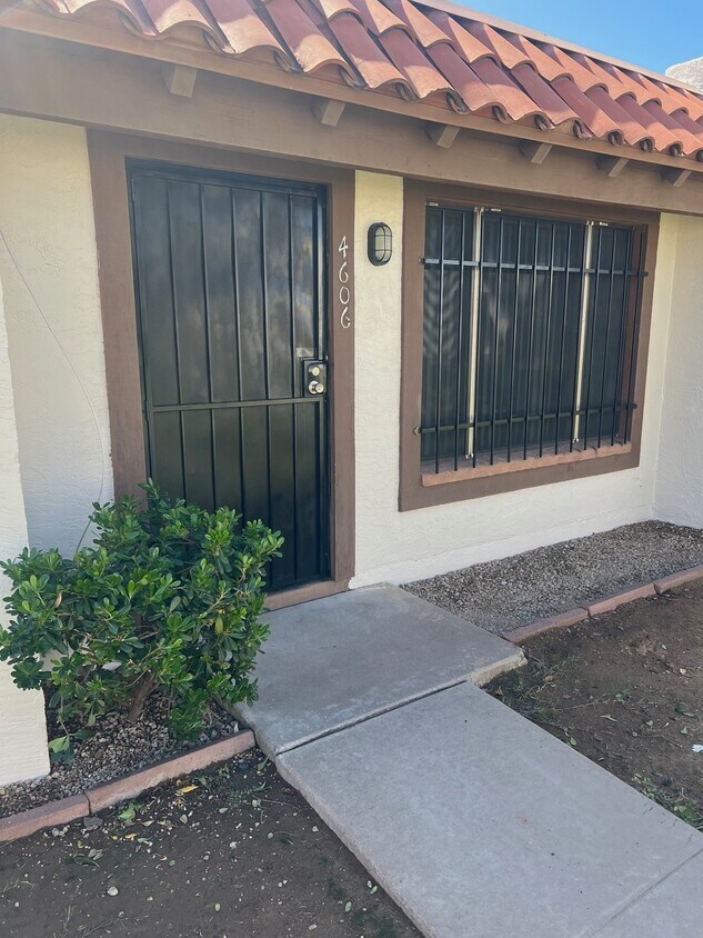 Foto del edificio - 4606 W Desert Crest Dr