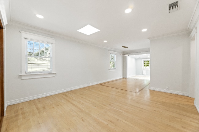 Building Photo - 5713 W 79th St