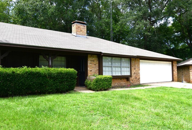 Foto del edificio - Whitehouse ISD - 3 Bedroom, 2 Bath Duplex, Lawn Care Provided!