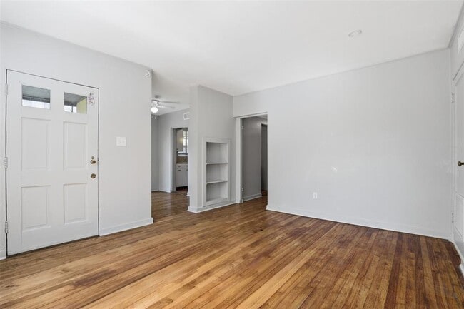 Building Photo - 3901 Wrightwood Rd